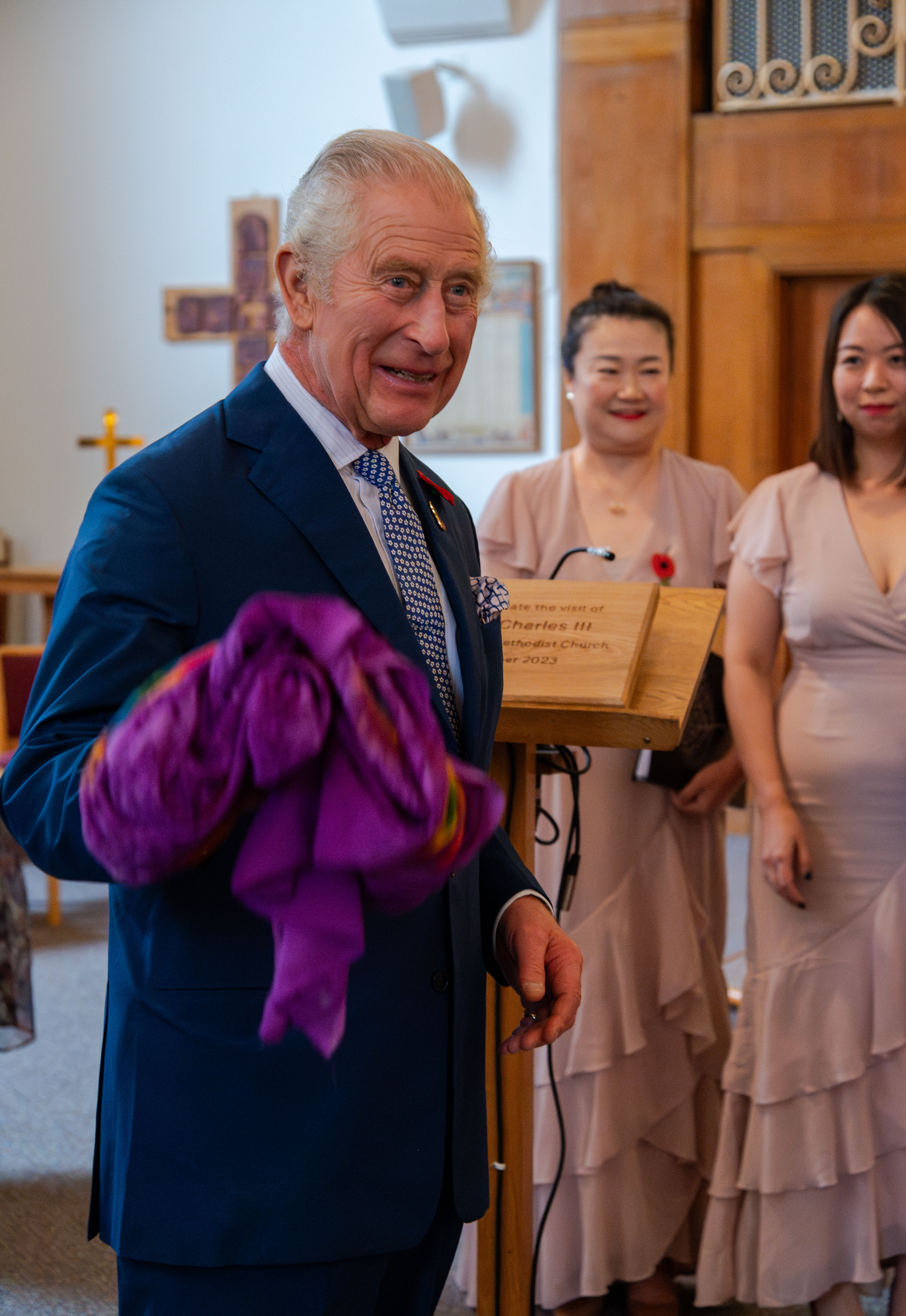 His Majesty The King visits Korean community in New Malden. The picture shows the King unveiling a plaque in New Malden Methodist Church