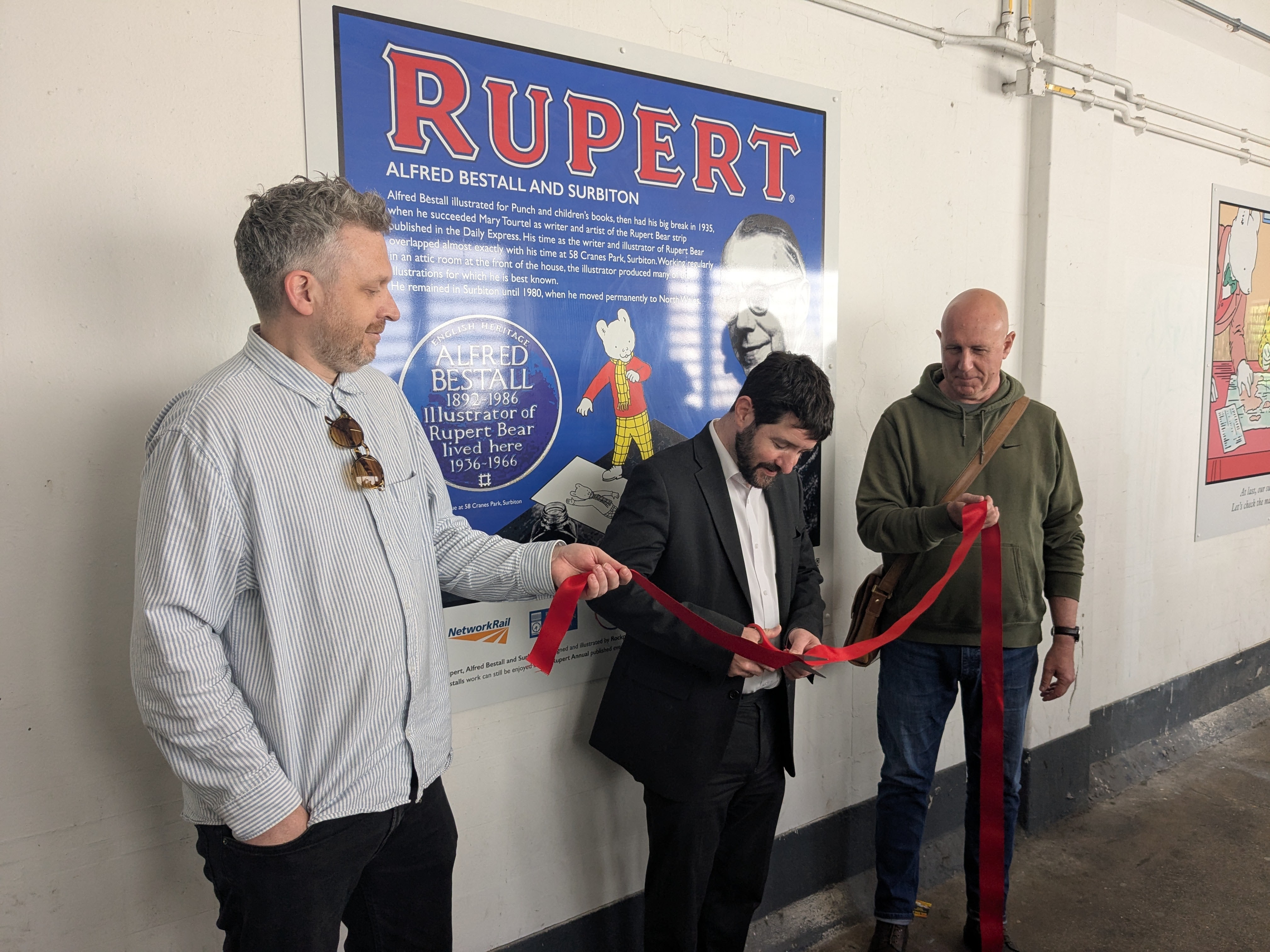 Cllr Kirsch opens new art at Surbiton Station