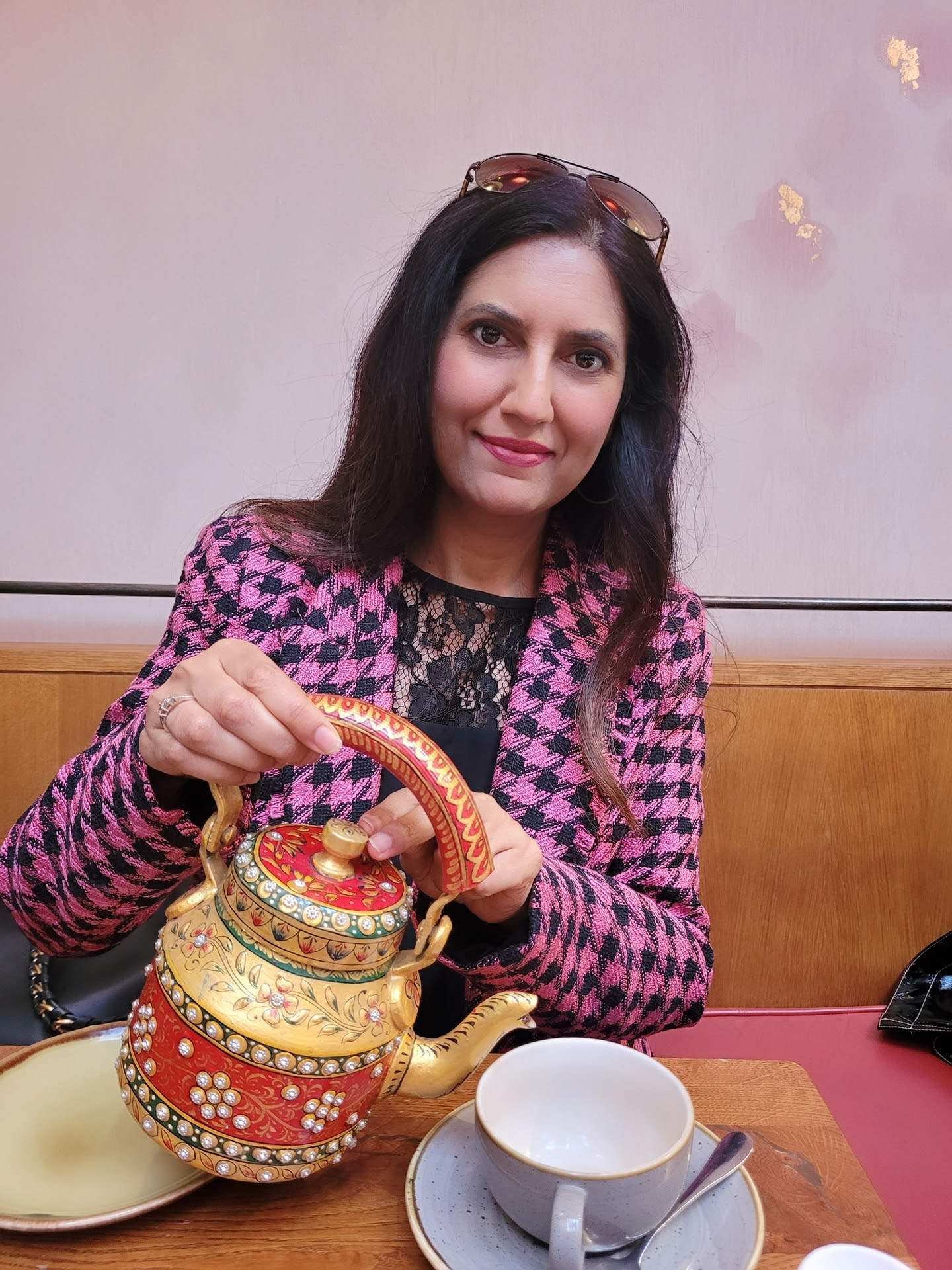 Shaheena Khan, Staywell