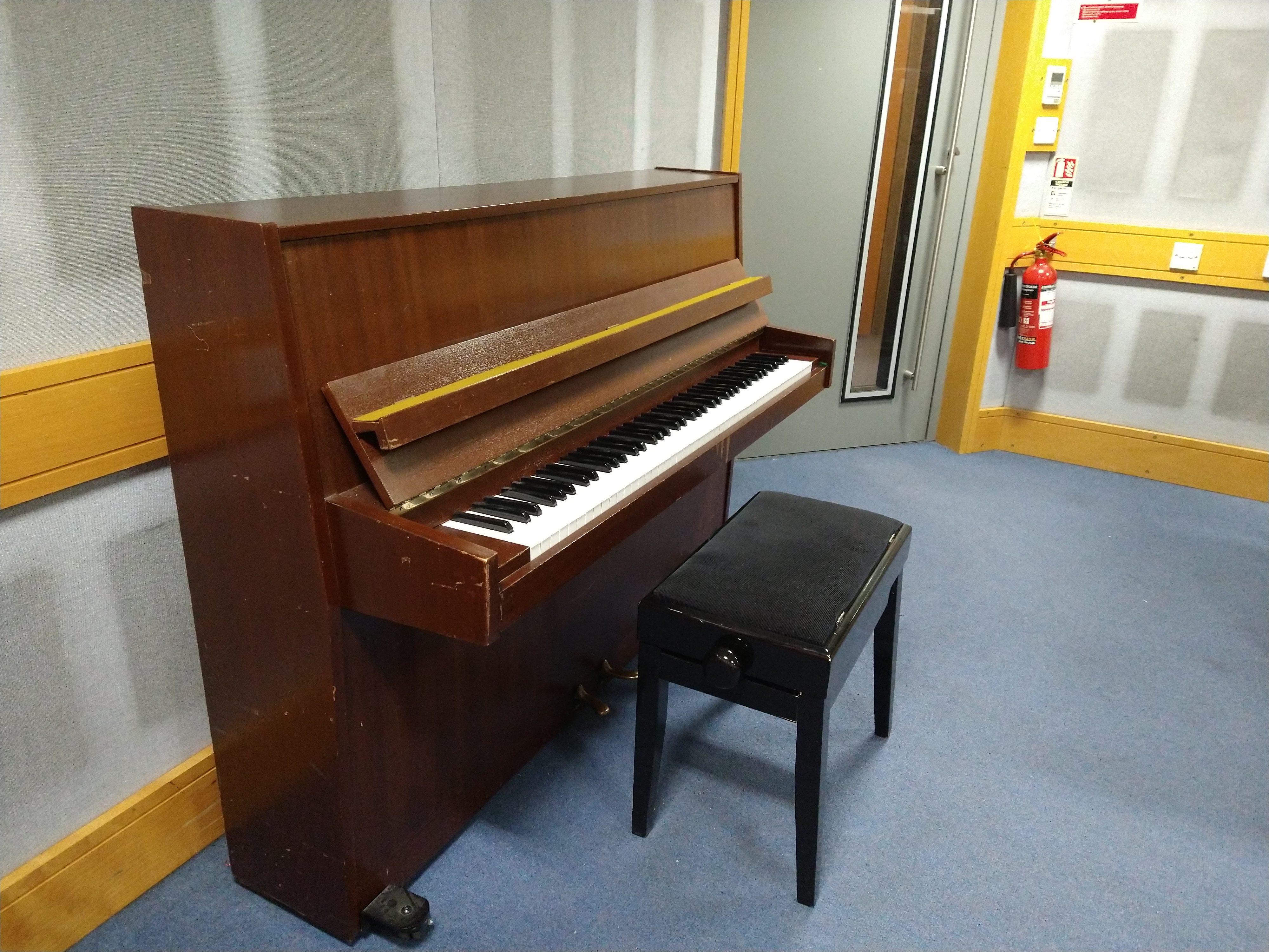 Hook Studio piano